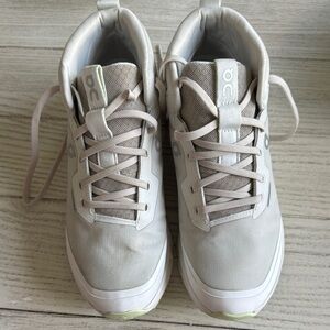 On Running Light Gray Sneakers